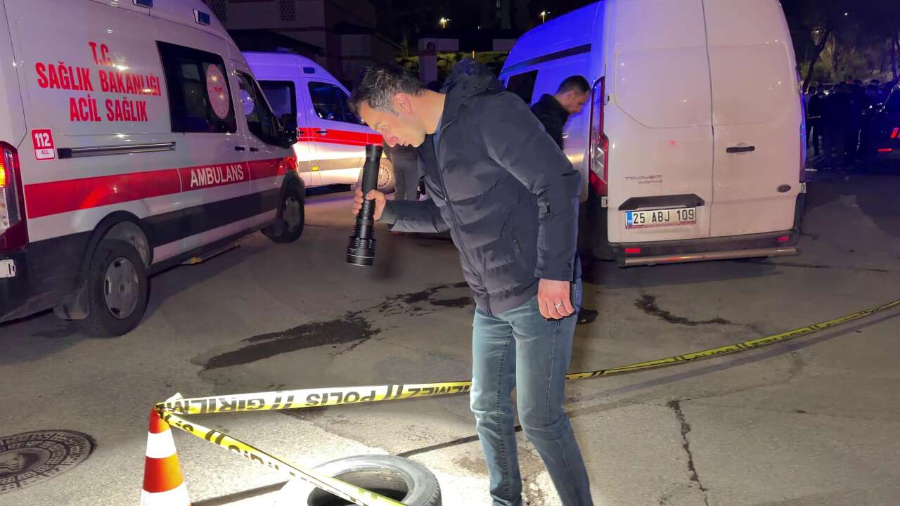 2 çocuk babası adam, cami önünde başından vurulmuş halde ölü bulundu 6